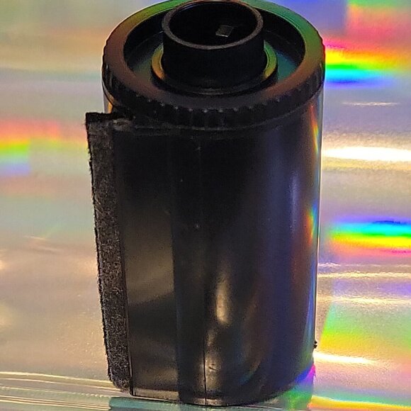 6 pack Kalt 35mm Reloadable Reusable 35mm Bulk Film Cassettes with screw NEW - Picture 4 of 6